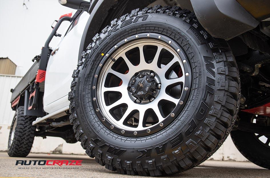 ISUZU DMAX CALIBRE SATIN BLACK MACHINED FACE